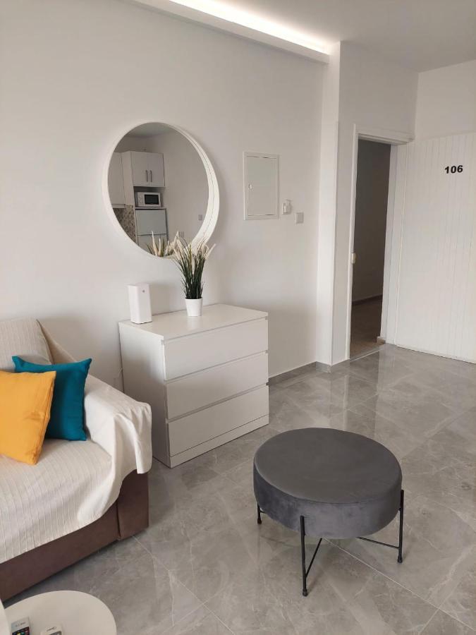 Amazing Napa Apartment アヤナパ エクステリア 写真