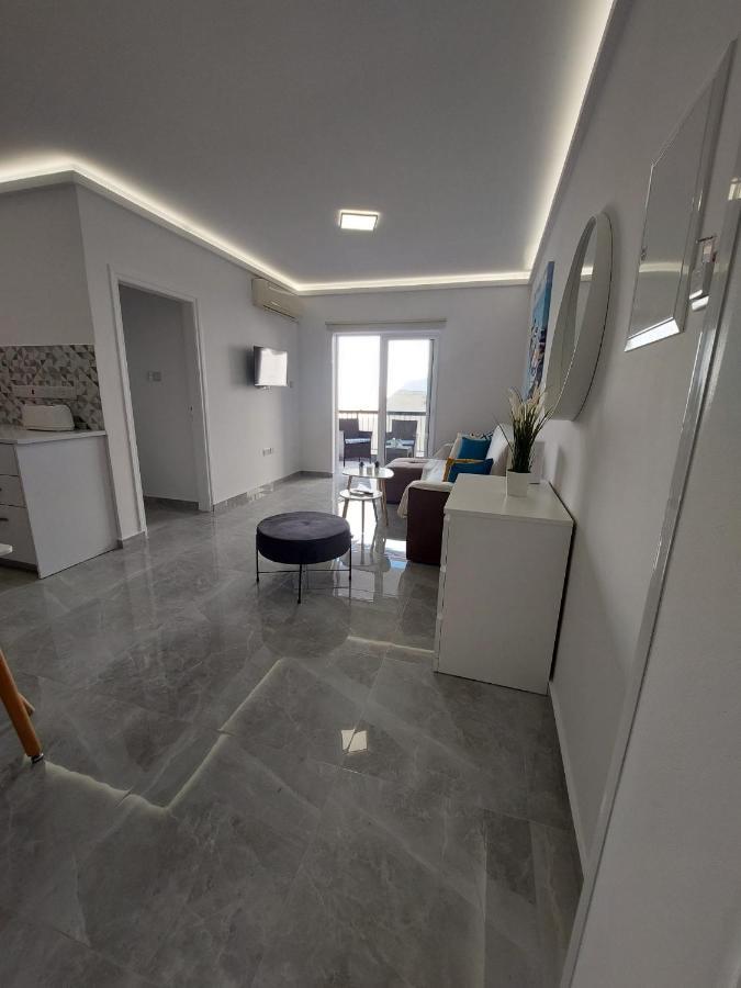 Amazing Napa Apartment アヤナパ エクステリア 写真